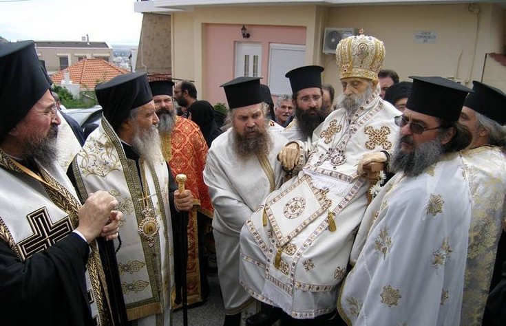 Λιτανεία νεκρού παλαιοημερολογίτη μητροπολίτη 