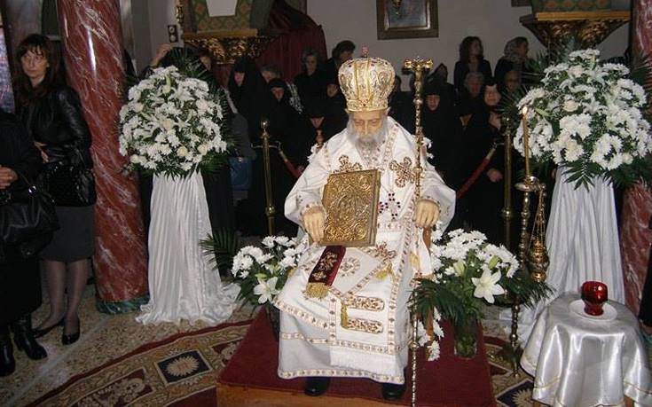 Λιτανεία νεκρού παλαιοημερολογίτη μητροπολίτη 