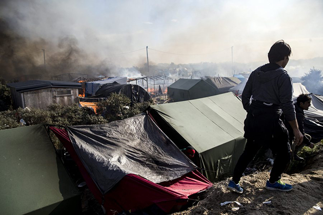 Φλέγεται η «Ζούγκλα» του Καλαί 