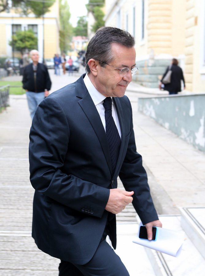 Στην Ευελπίδων ο Νικολόπουλος - Μήνυσε τον Στουρνάρα Στην Ευελπίδων ο Νικολόπουλος - Μήνυσε τον Στουρνάρα