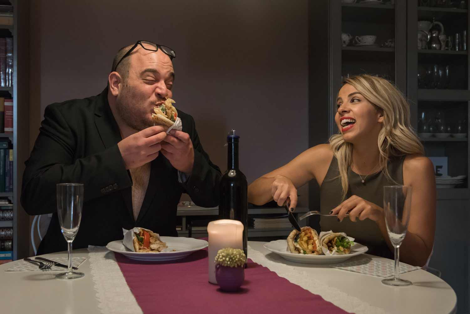 Που θα την/ τον πας: Ο Φάνης προτείνει μόνο στα καλύτερα και στα ακριβότερα. Ό,τι θέλει το κορίτσι μου. 