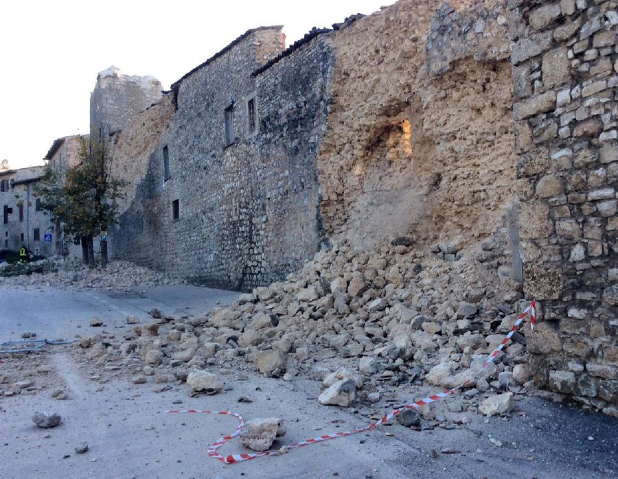Κατέρρευσαν κτίρια στη Νόρσια - EPA/ITALIAN ARMY 