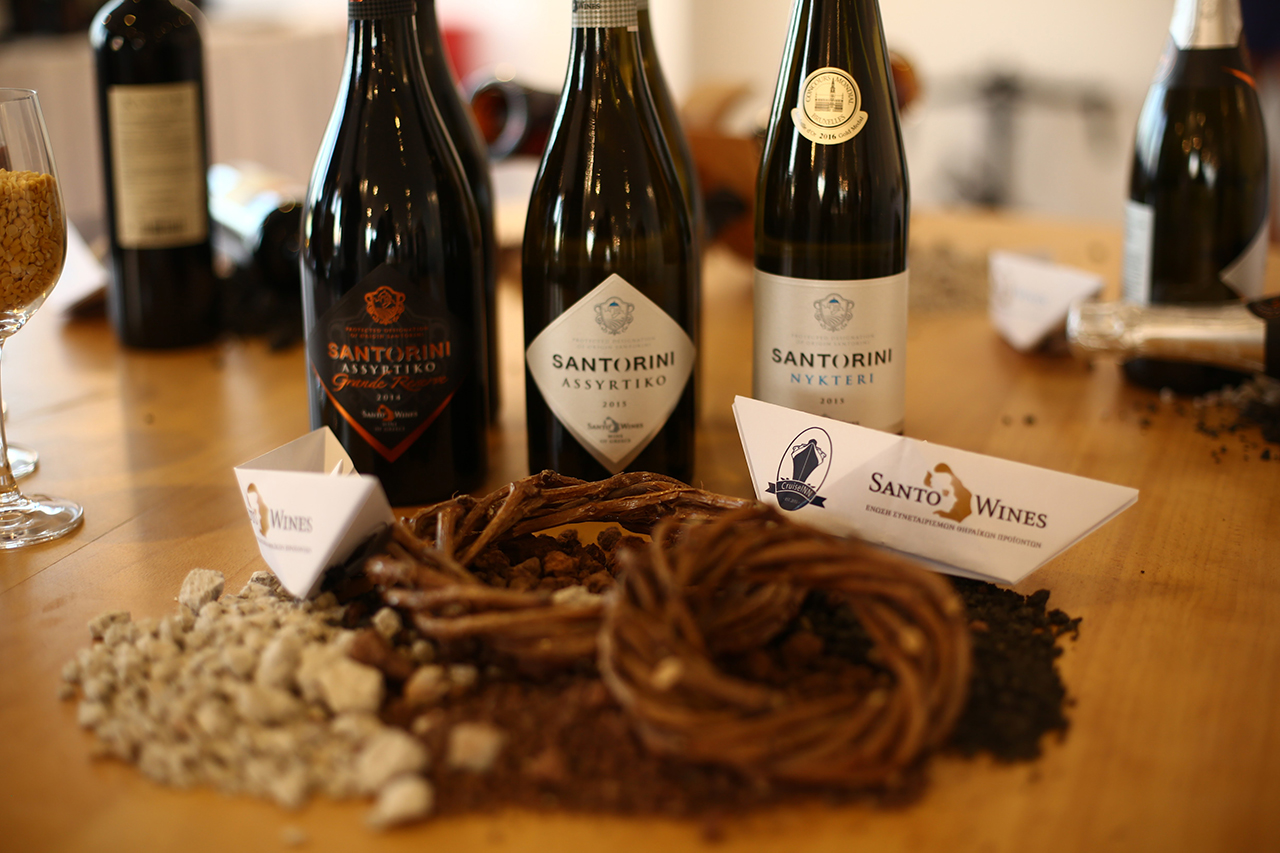 Η απονομή των βραβείων φιλοξενήθηκε στο οινοποιείο της Santowines