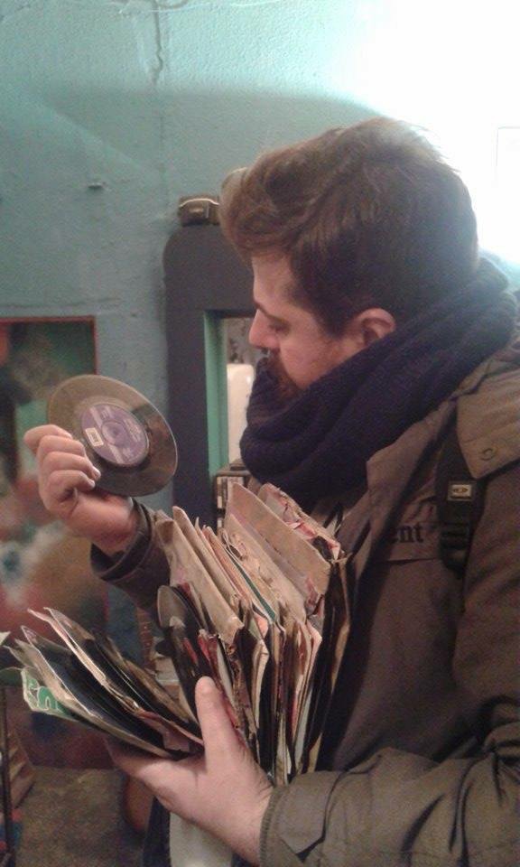 Ο άνθρωπος που έχει το σινγκλ του Βασίλη Λεβέντη εξομολογείται 