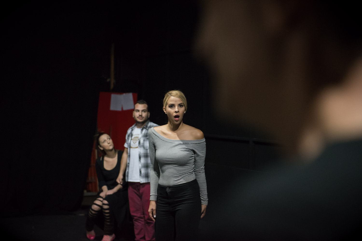  "Μια συναρπαστική παρέα παιδιών αναλαμβάνει μια σπουδαία αποστολή. Πρέπει όλοι να βάλουν τα δυνατά τους για να σώσουν τη Θετική Ενέργεια, που την έχει φυλακίσει ο αδίστακτος ταχυδακτυλουργός Γιούρι στο Λούνα Παρκ των Αρχετύπων". 