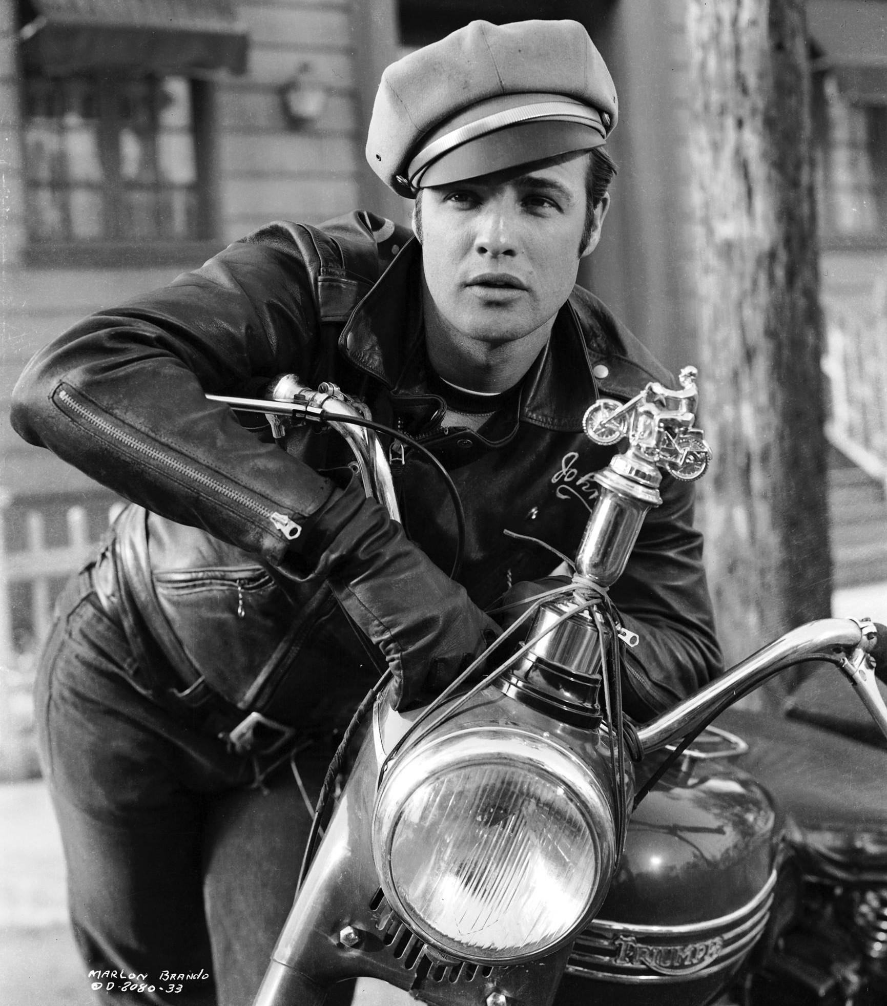 Πού θα ήταν τώρα ο Marlon Brando χωρίς το leather jacket του