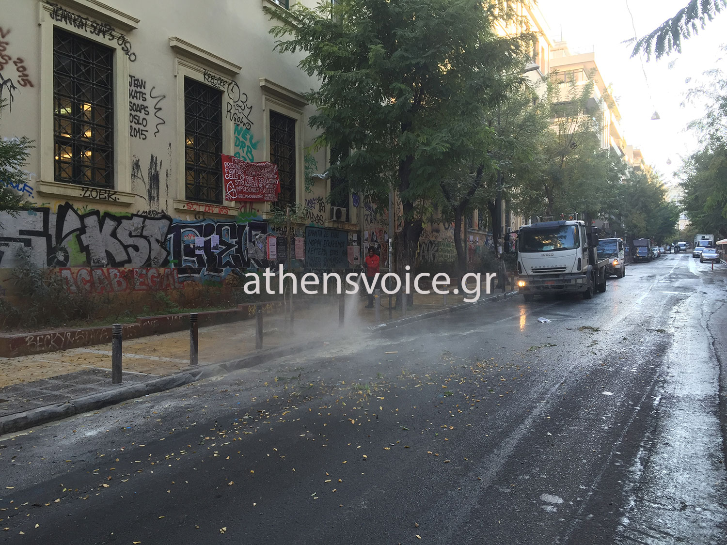 ΚΑΘΑΡΙΖΟΝΤΑΣ ΤΗ ΣΤΟΥΡΝΑΡΗ, ΜΕ ΦΟΝΤΟ ΣΥΝΘΗΜΑΤΑ ΚΑΘΑΡΙΖΟΝΤΑΣ ΤΗ ΣΤΟΥΡΝΑΡΗ, ΜΕ ΦΟΝΤΟ ΣΥΝΘΗΜΑΤΑ