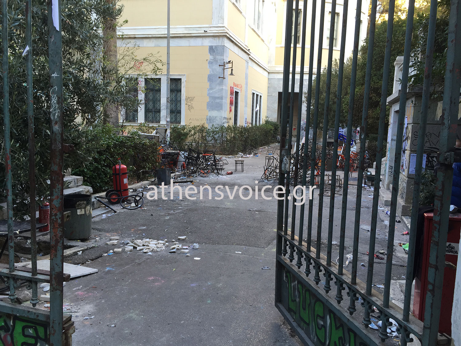 Η ΠΥΛΗ ΤΗΣ ΣΤΟΥΡΝΑΡΗ ΠΡΟΣ ΑΡXΙΤΕΚΤΟΝΙΚΗ ΚΑΙ ΓΚΙΝΗ Η ΠΥΛΗ ΤΗΣ ΣΤΟΥΡΝΑΡΗ ΠΡΟΣ ΑΡXΙΤΕΚΤΟΝΙΚΗ ΚΑΙ ΓΚΙΝΗ