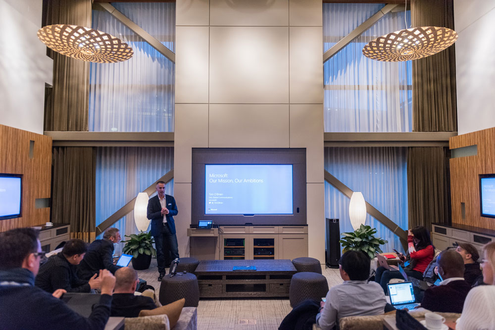 Κόψε τη νοηματική, πιάσε το translator