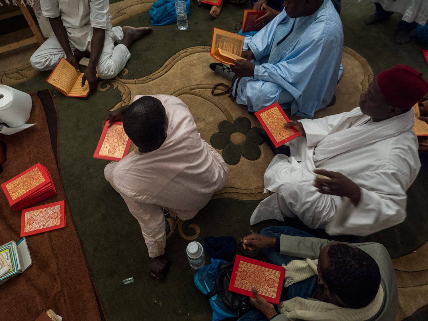 Ο Τάσος Βρεττός φωτογραφίζει το Grand Magal de Touba Ο Τάσος Βρεττός φωτογραφίζει το Grand Magal de Touba