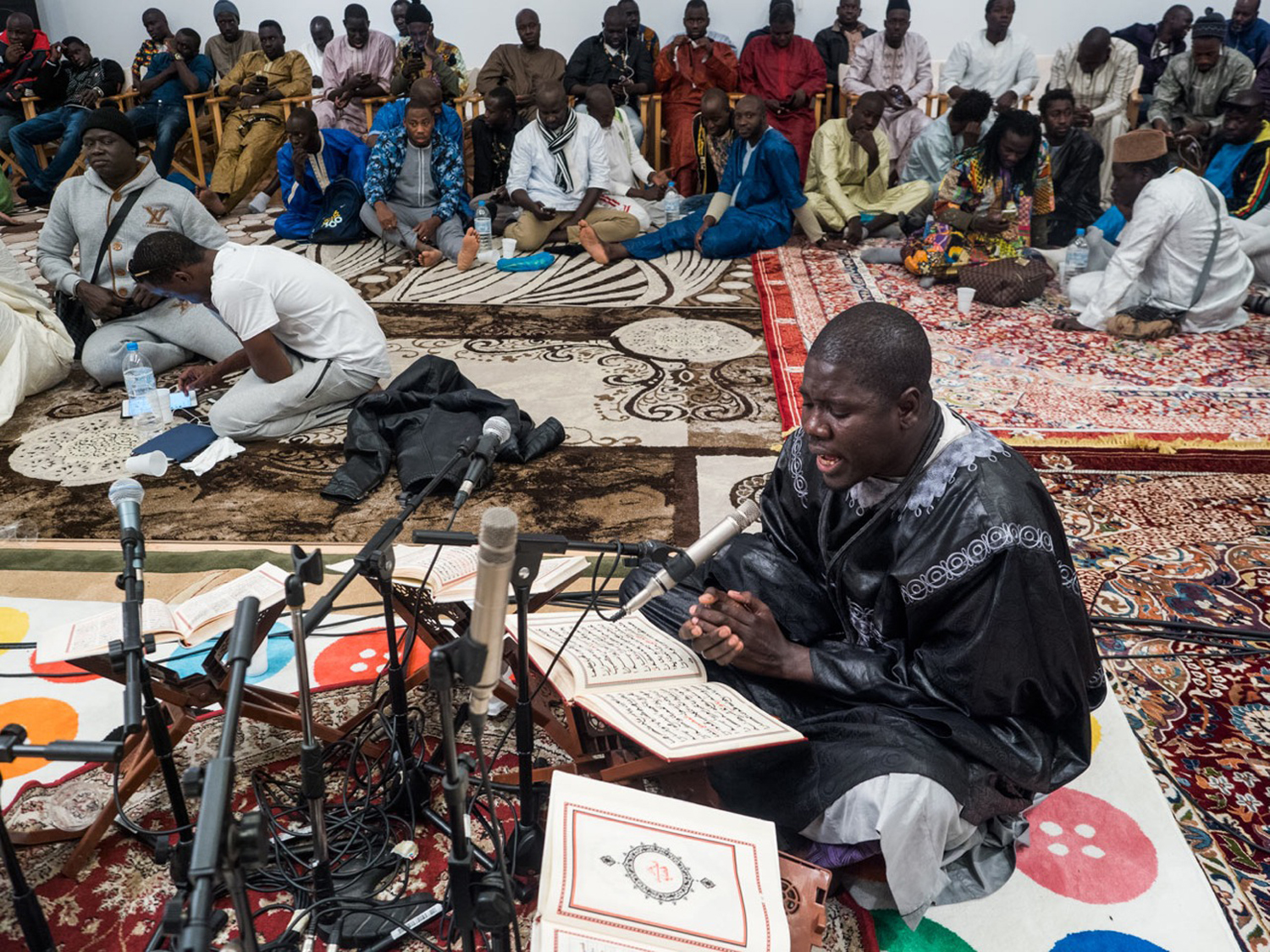Ο Τάσος Βρεττός φωτογραφίζει το Grand Magal de Touba Ο Τάσος Βρεττός φωτογραφίζει το Grand Magal de Touba
