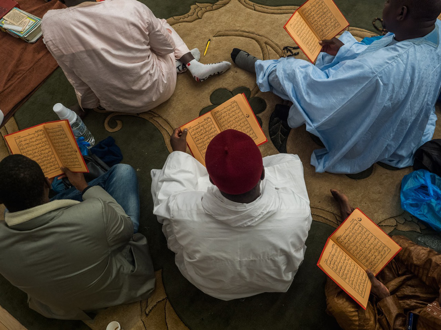 Ο Τάσος Βρεττός φωτογραφίζει το Grand Magal de Touba Ο Τάσος Βρεττός φωτογραφίζει το Grand Magal de Touba