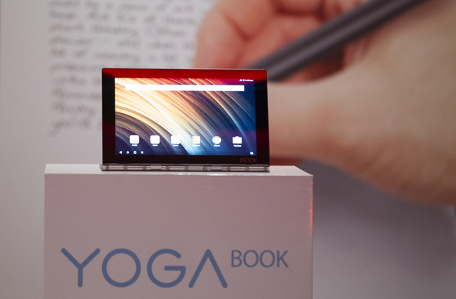 Το νέο LENOVO YOGA™ BOOK στην επίσημη παρουσίασή του στην Ελλάδα