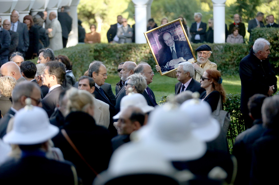 Τελευταίο αντίο στον Κωστή Στεφανόπουλο Τελευταίο αντίο στον Κωστή Στεφανόπουλο