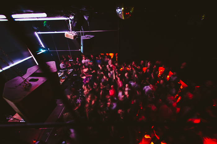 Six d.o.g.s. ⒸΑλέξανδρος Πετσάβας