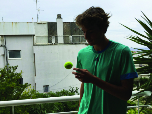 Ο 18χρονος τενίστας που κατάφερε να ανέβει στην κορυφή και συνεχίζει