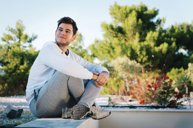 Ακριβώς στη μέση