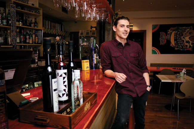 Ακριβώς στη μέση