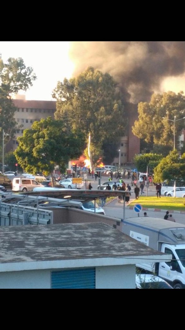  Ισχυρή έκρηξη σε κυβερνητικό κτίριο στα Άδανα (εικόνες, video)