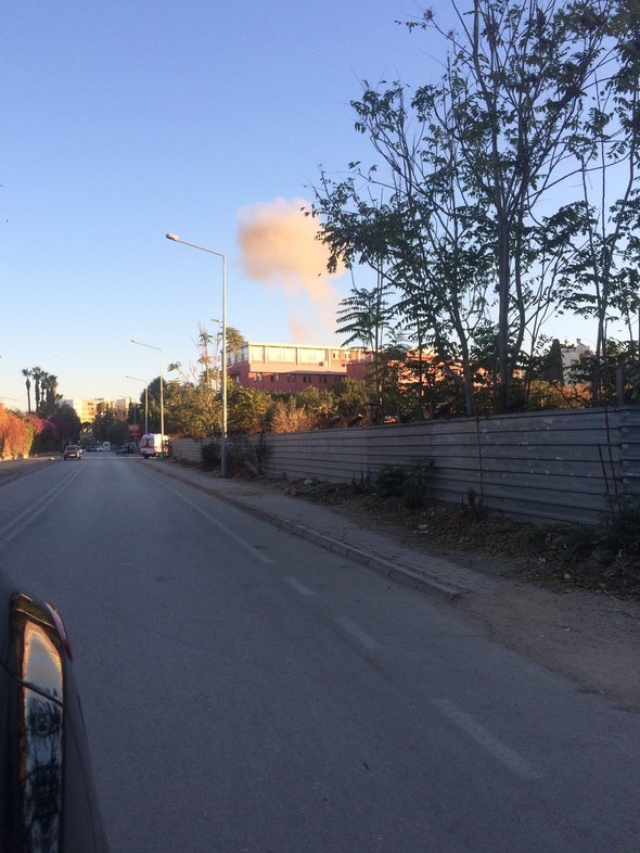  Ισχυρή έκρηξη σε κυβερνητικό κτίριο στα Άδανα (εικόνες, video)