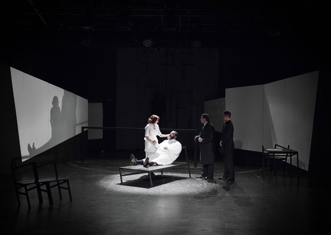 Ποια είναι η σχέση σας με τη «Δίκη» του Κάφκα;