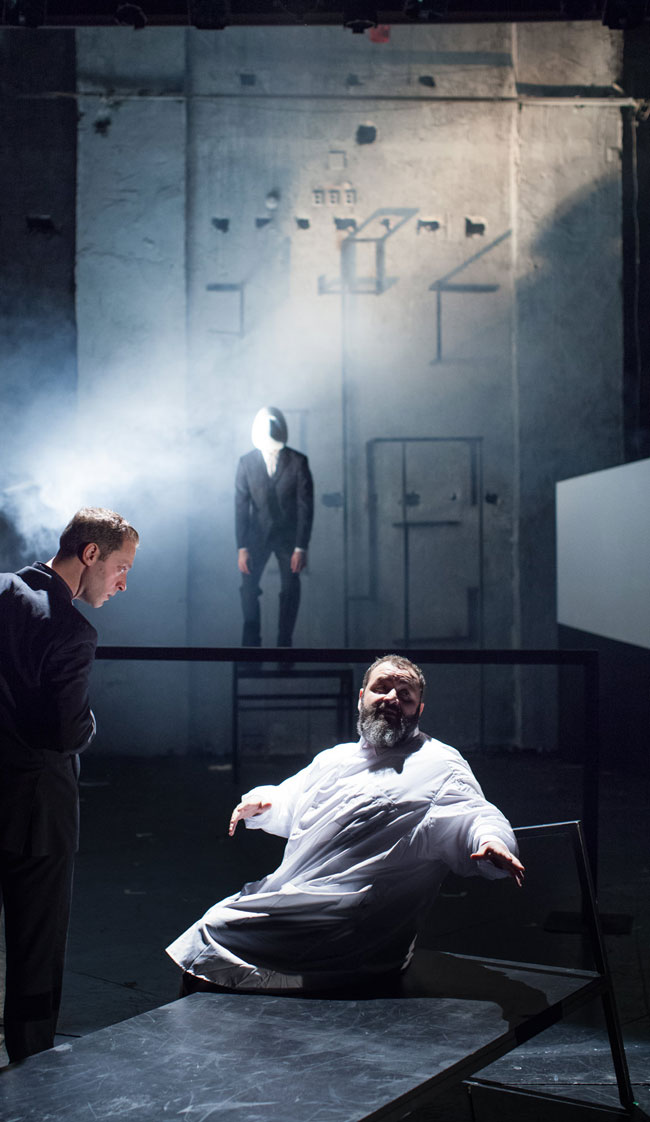 Ποια είναι η σχέση σας με τη «Δίκη» του Κάφκα;