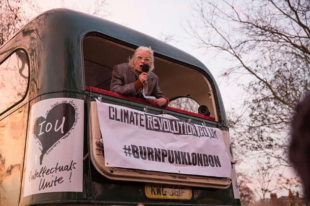 Το πανκ κάηκε στη μέση του Τάμεση