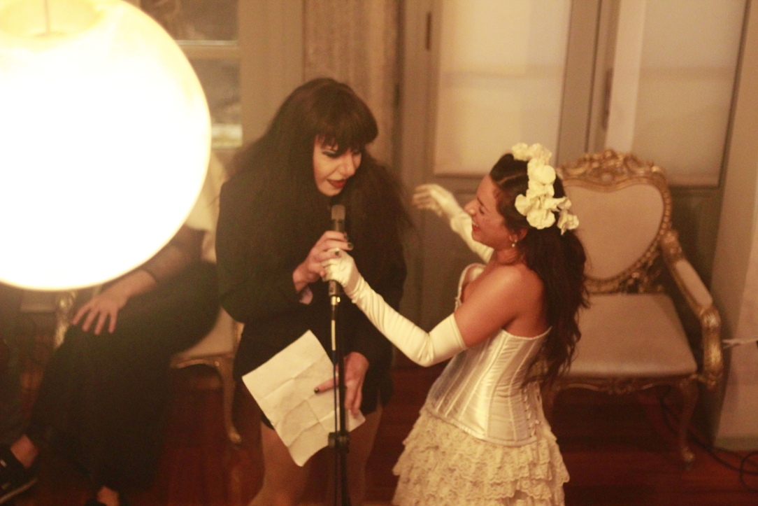 Οι drag queens της Αθήνας διαβάζουν ομοερωτική ποίηση