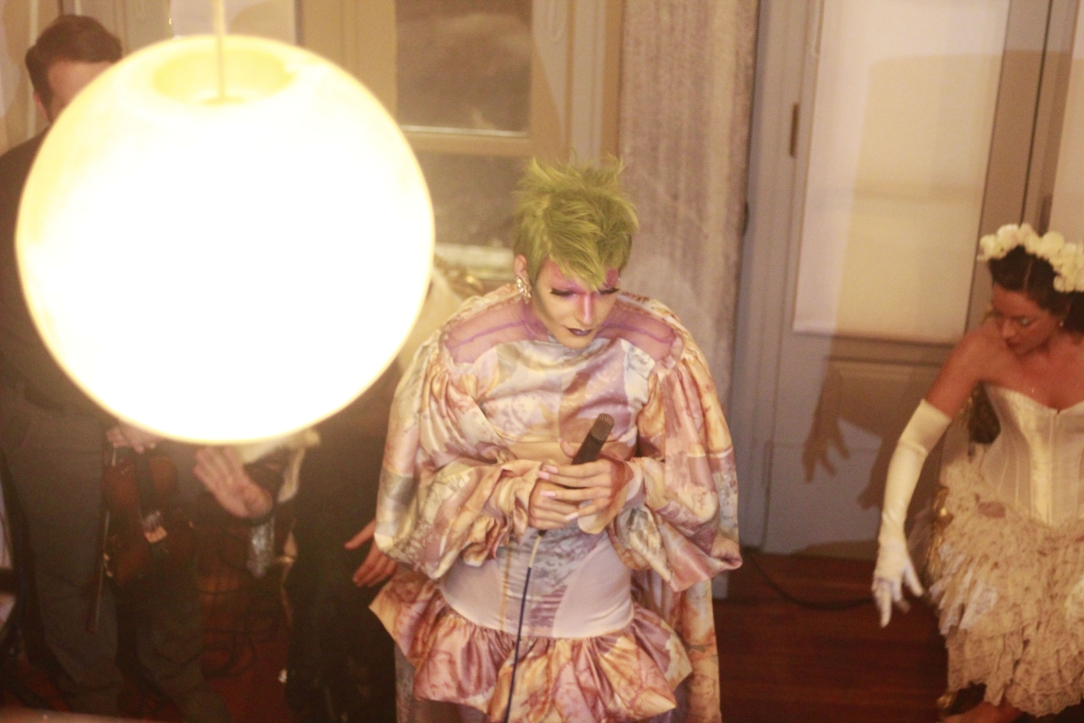 Οι drag queens της Αθήνας διαβάζουν ομοερωτική ποίηση Οι drag queens της Αθήνας διαβάζουν ομοερωτική ποίηση