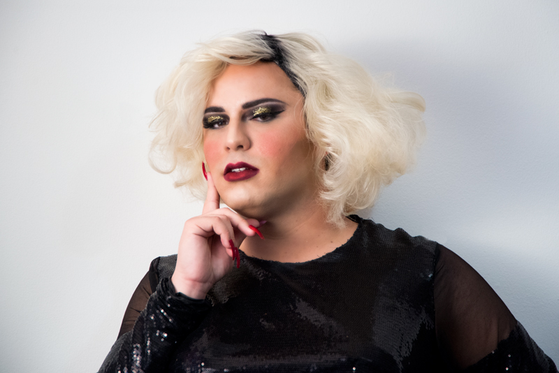 Οι drag queens της Αθήνας διαβάζουν ομοερωτική ποίηση Οι drag queens της Αθήνας διαβάζουν ομοερωτική ποίηση