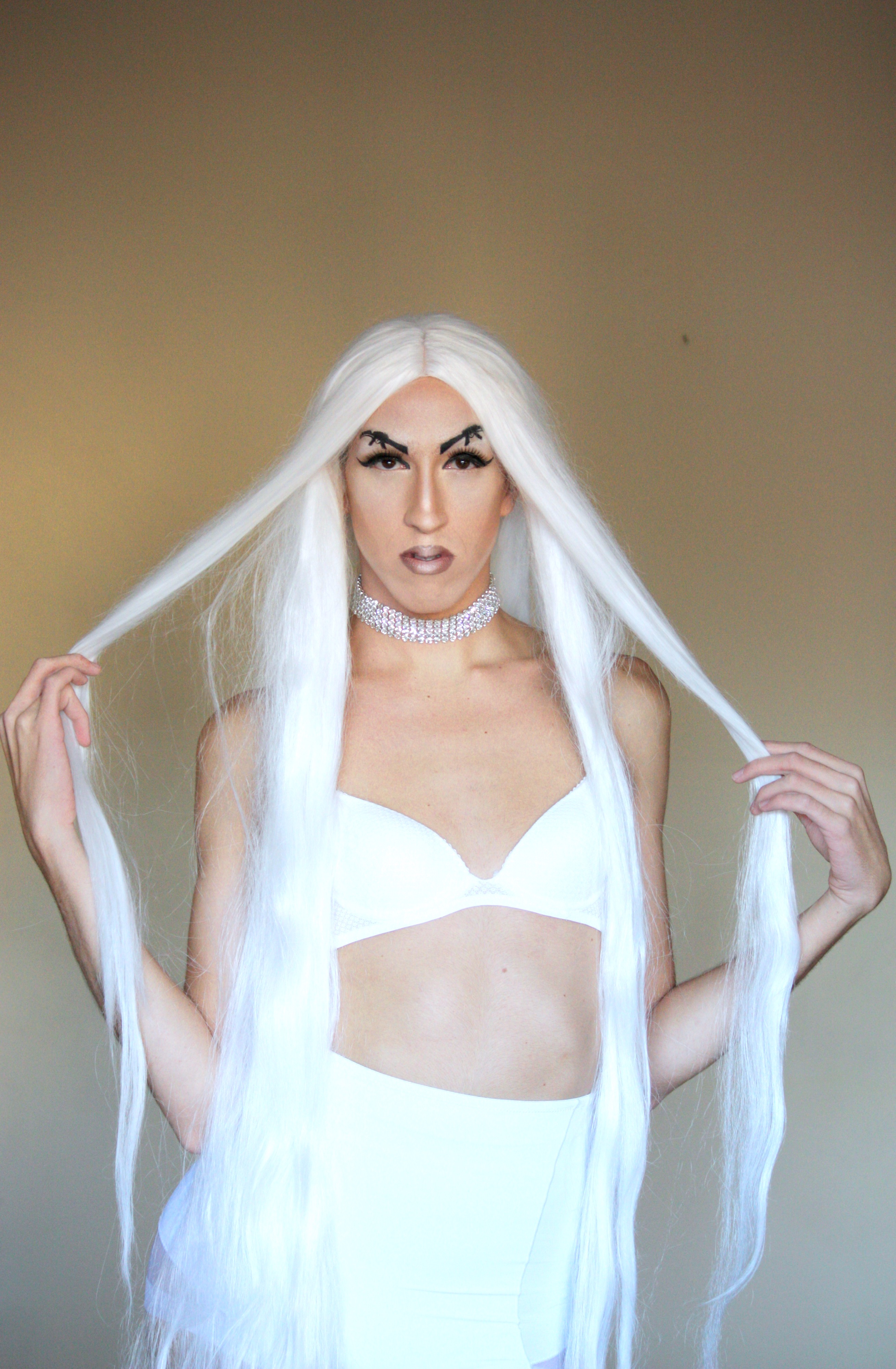 Οι drag queens της Αθήνας διαβάζουν ομοερωτική ποίηση