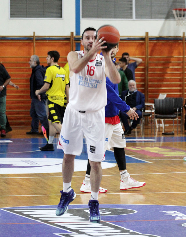 Το «Basket Αγάπης» της Stoiximan.gr Basket League ταξίδεψε στη Λευκάδα και κατάφερε να βάλει τρίποντο στις καρδιές των φιλάθλων της Δόξας.