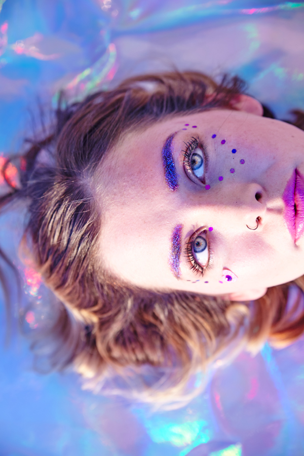 Η Erika Mugglin φωτογραφίζει μόνο ό,τι έχει από 7 χρώματα και πάνω