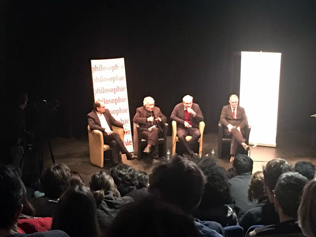 Η Γαλλική Εθνοσυνέλευση «κλείνει την πόρτα» στον Νόαμ Τσόμσκι