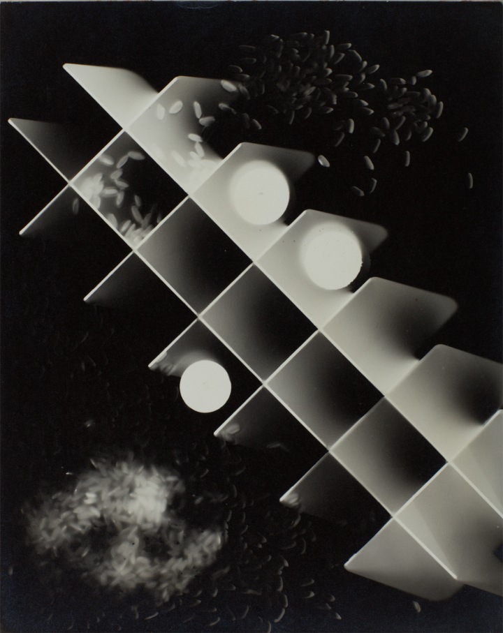 Margaret de Patta, «Παγοθήκη με Γυάλινες Μπίλιες και Ρύζι» Margaret de Patta, «Παγοθήκη με Γυάλινες Μπίλιες και Ρύζι»