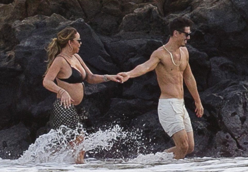 Η Μαράια Κάρεϊ βρήκε το toy boy της τώρα που έρχονται και γιορτές