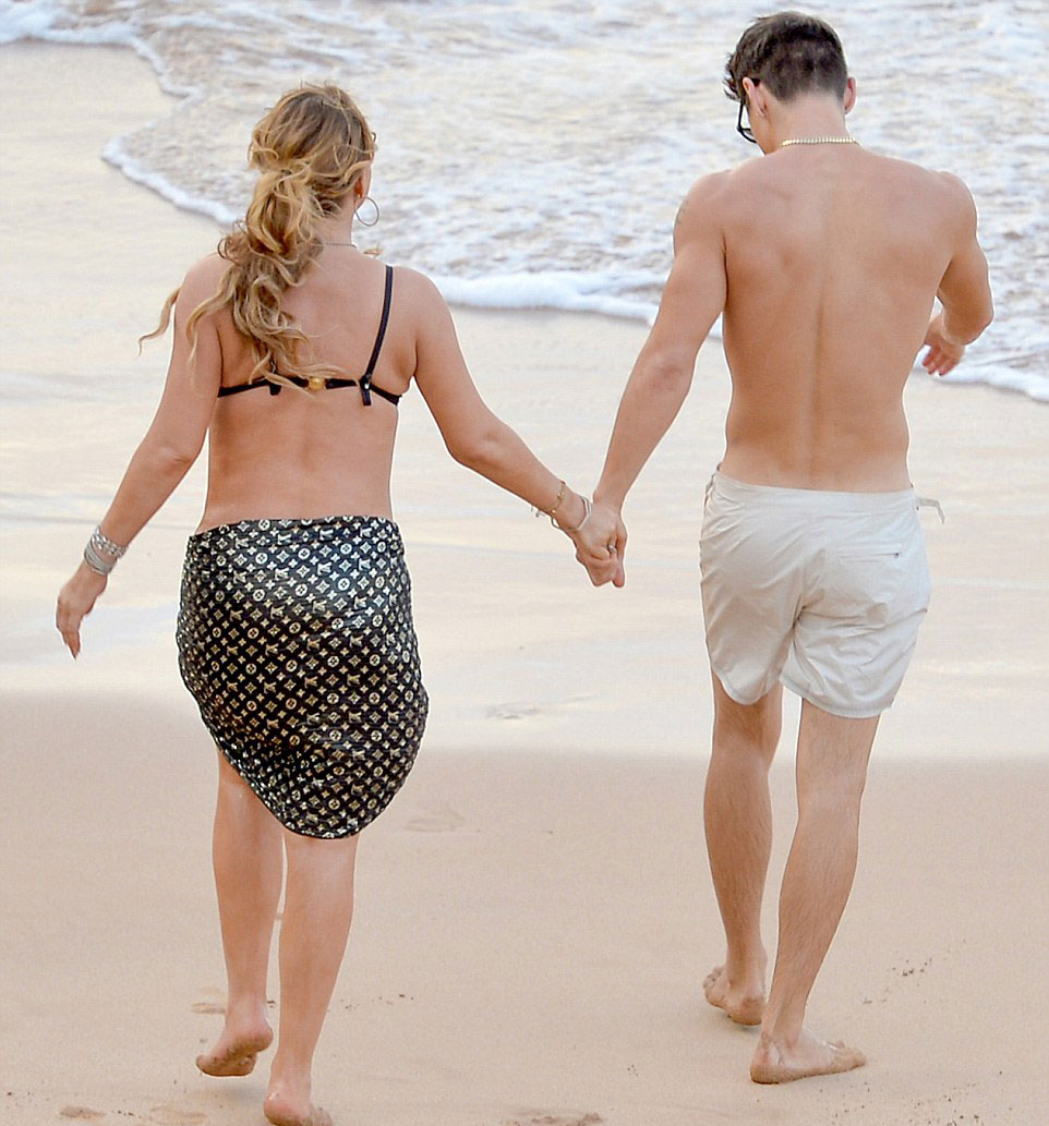 Η Μαράια Κάρεϊ βρήκε το toy boy της τώρα που έρχονται και γιορτές