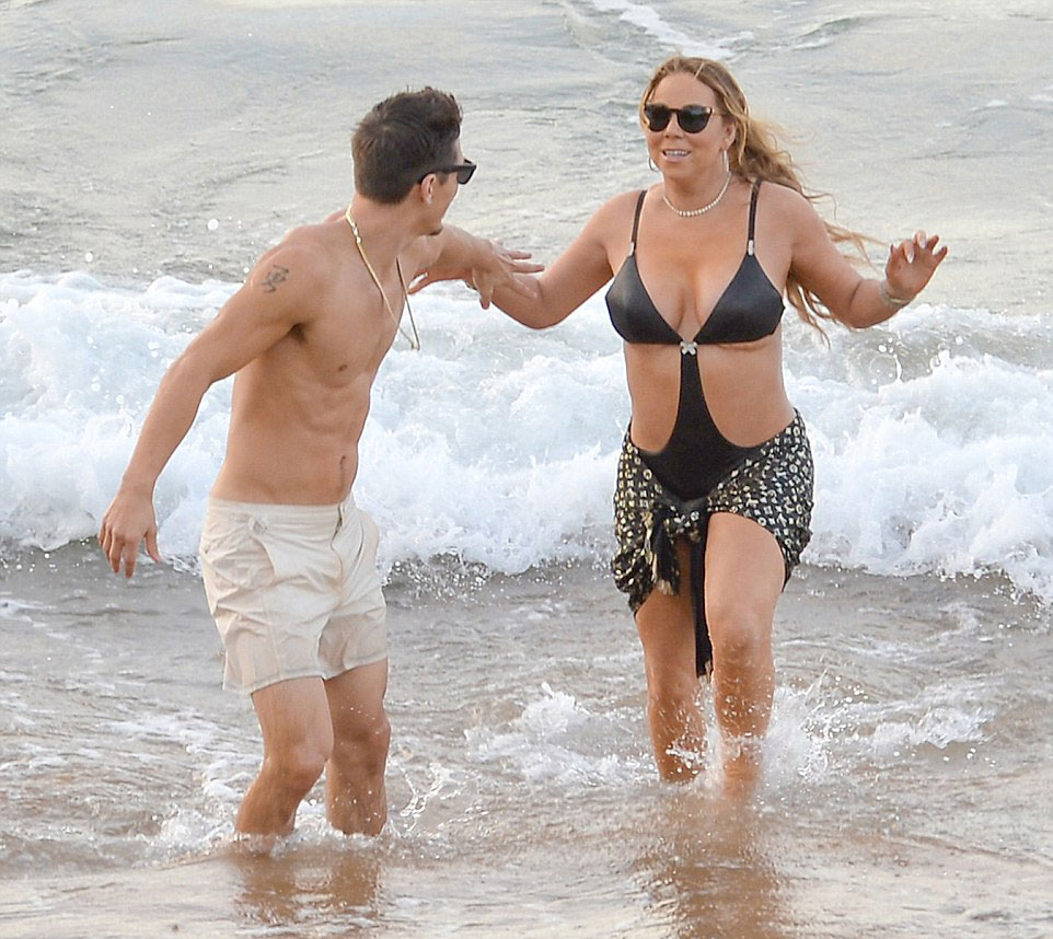 Η Μαράια Κάρεϊ βρήκε το toy boy της τώρα που έρχονται και γιορτές