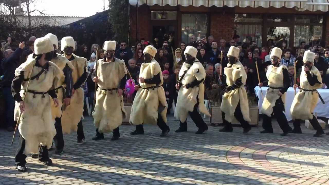 Παγκόσμια πολιτιστική κληρονομιά το εθιμικό δρώμενο των Μωμόερων Κοζάνης Παγκόσμια πολιτιστική κληρονομιά το εθιμικό δρώμενο των Μωμόερων Κοζάνης