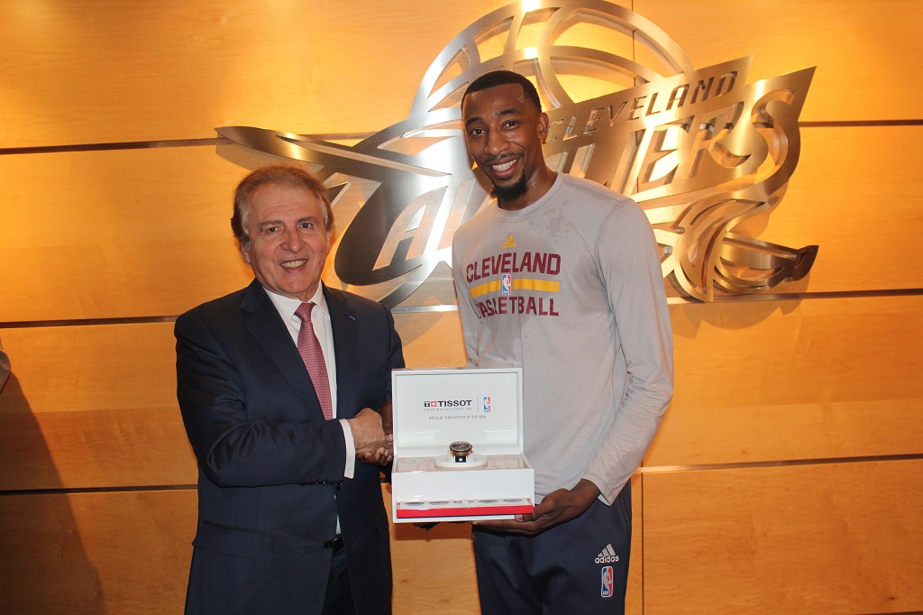 Francois Thiebaudcoach Tyronn Lue Tissot PRS 516