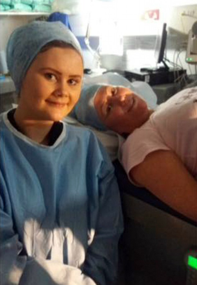 Γιαγιά γέννησε τον εγγονό της Γιαγιά γέννησε τον εγγονό της