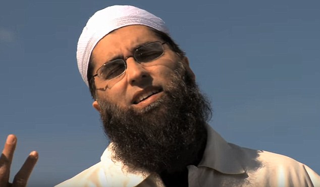 Μεταξύ των νεκρών κι ένας ποπ σταρ που έγινε κληρικός