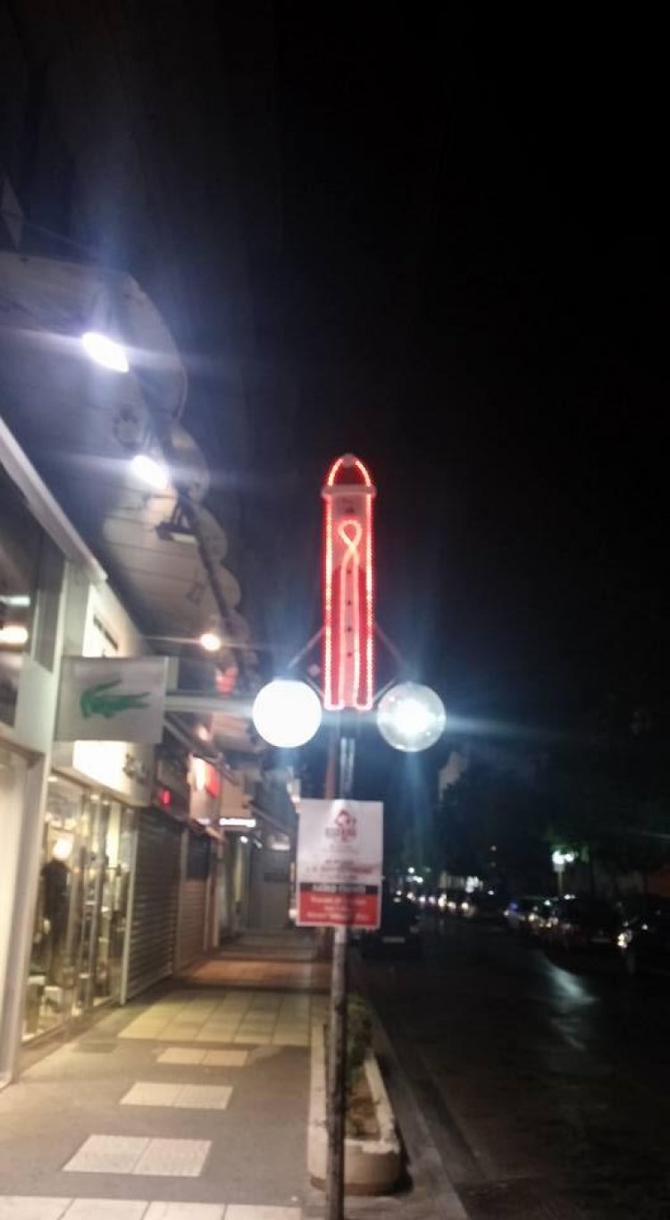 Στην Κρήτη ο πιο σέξι χριστουγεννιάτικος στολισμός Στην Κρήτη ο πιο σέξι χριστουγεννιάτικος στολισμός