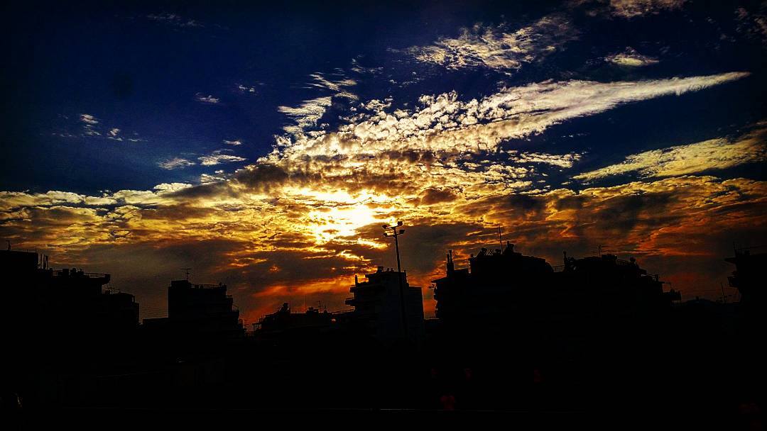 © Κοσμάς Ποϊράζογλου / Αθήνα © Κοσμάς Ποϊράζογλου / Αθήνα