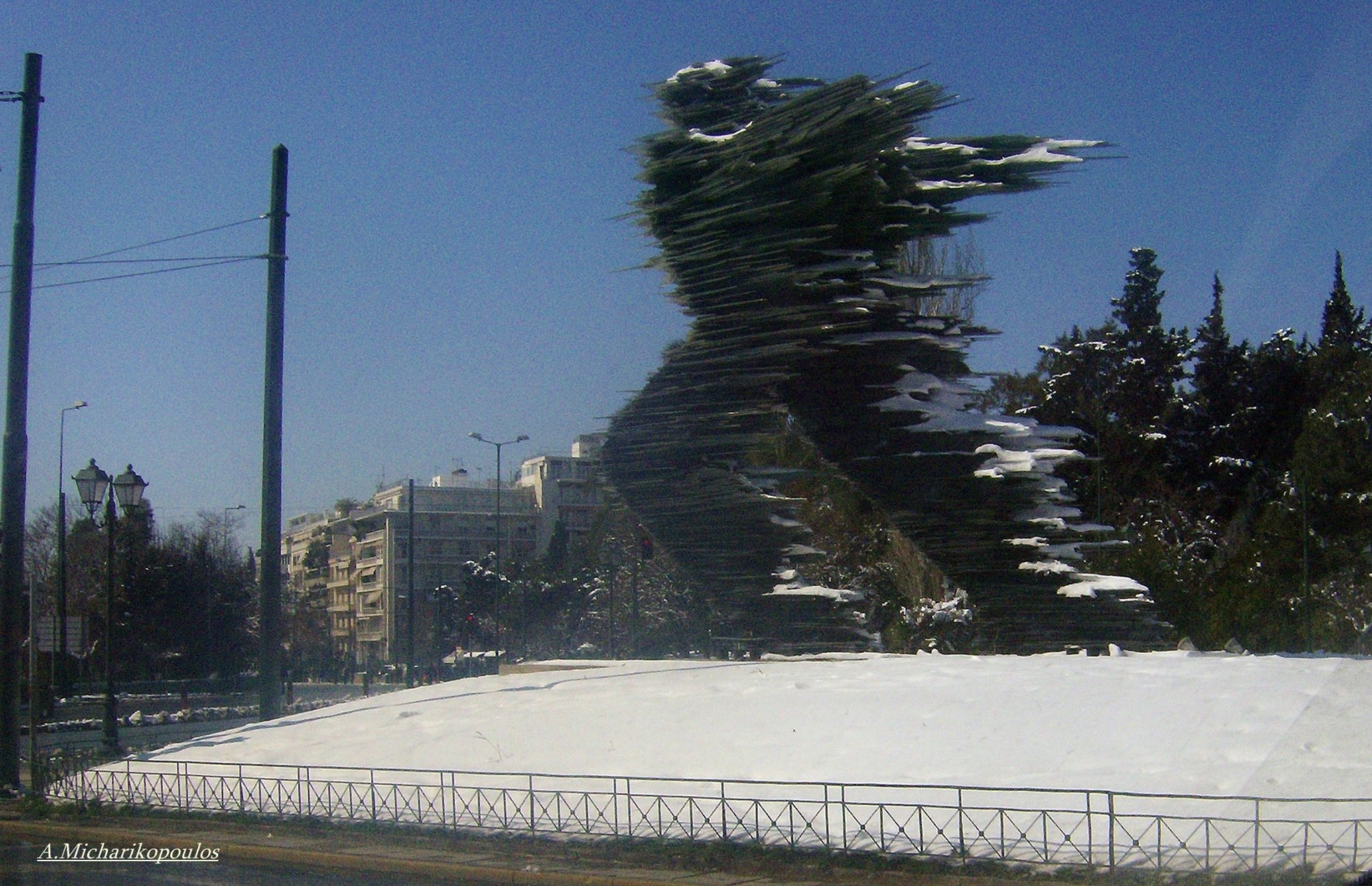 © Apostolos Micharikopoulos / Ο Δρομέας βρήκε χιόνια στο δρόμο του 25 © Konstantina Grammeno © Apostolos Micharikopoulos / Ο Δρομέας βρήκε χιόνια στο δρόμο του 25 © Konstantina Grammeno