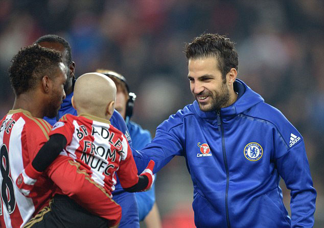  5χρονος fan της Σάντερλαντ «αγωνίζεται» στο γήπεδο εναντίον της Τσέλσι