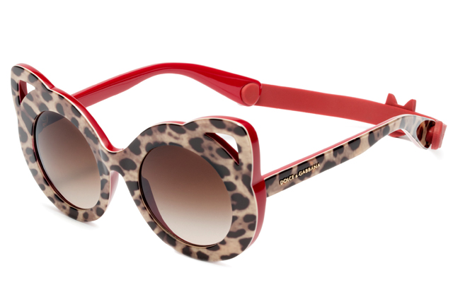 Γυαλιά ηλίου εμπνευσμένα από τον Mimmo, το Λαμπραντόρ των Domenico Dolce και Stefano Gabbana. Γυαλιά ηλίου εμπνευσμένα από τον Mimmo, το Λαμπραντόρ των Domenico Dolce και Stefano Gabbana.