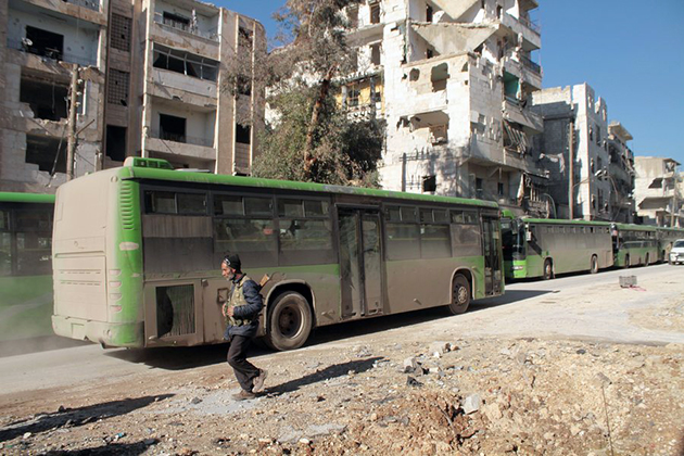 Ο Άσαντ σταμάτησε την επιχείρηση εκκένωσης αμάχων στο Χαλέπι 