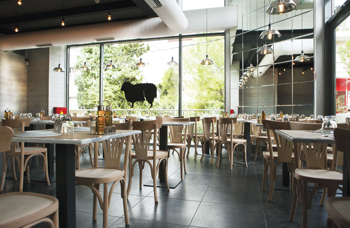 Μαύρο Πρόβατο Μελίσσια