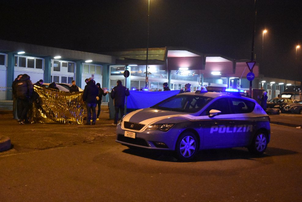 «Αλλάχ Ακμπάρ» οι τελευταίες λέξεις του μακελάρη του Βερολίνου, πριν πέσει νεκρός στο Μιλάνο «Αλλάχ Ακμπάρ» οι τελευταίες λέξεις του μακελάρη του Βερολίνου, πριν πέσει νεκρός στο Μιλάνο